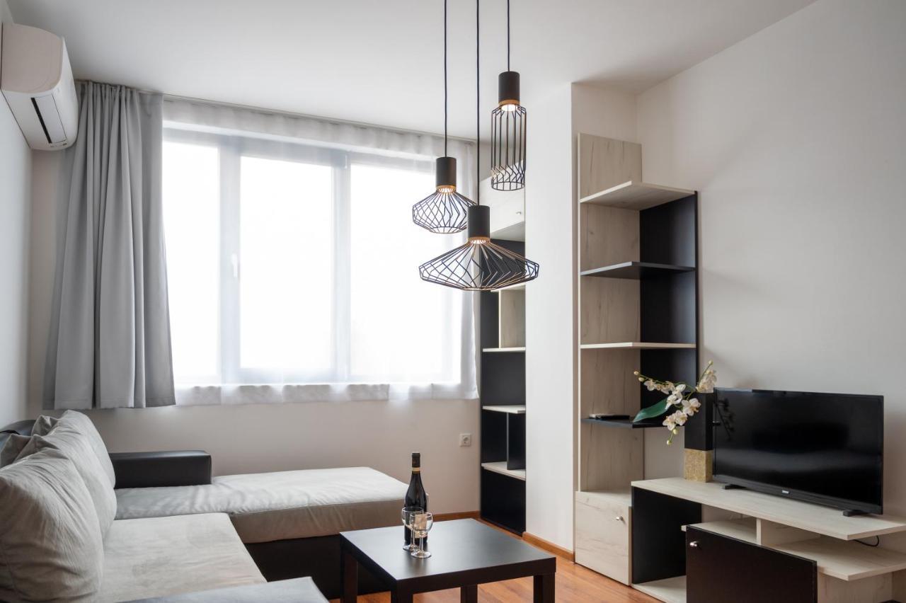 Sunny 1Bdr Apartment Near Center Sofia Eksteriør billede